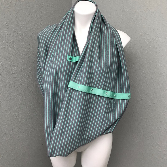lululemon athletica Accessories - Lululemon Vinyasa Striped scarf with snaps